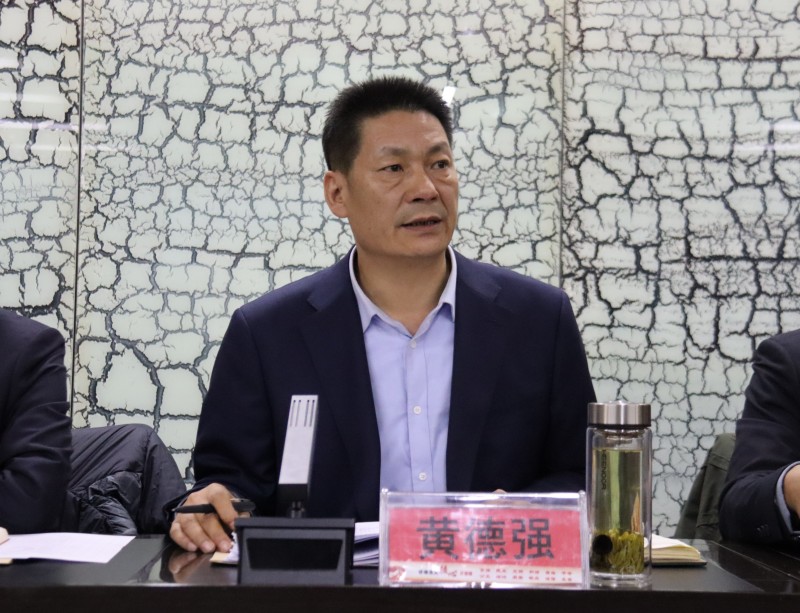 黄总_副本.jpg